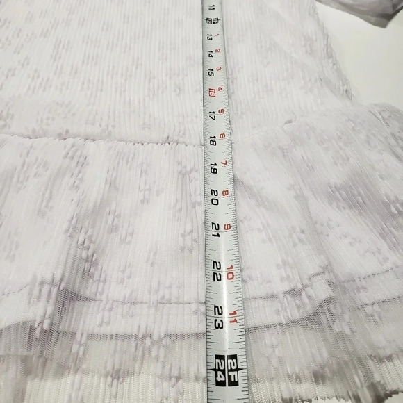 (1)Cleo Petites white lace blouse Womans Size L - Picture 6 of 7